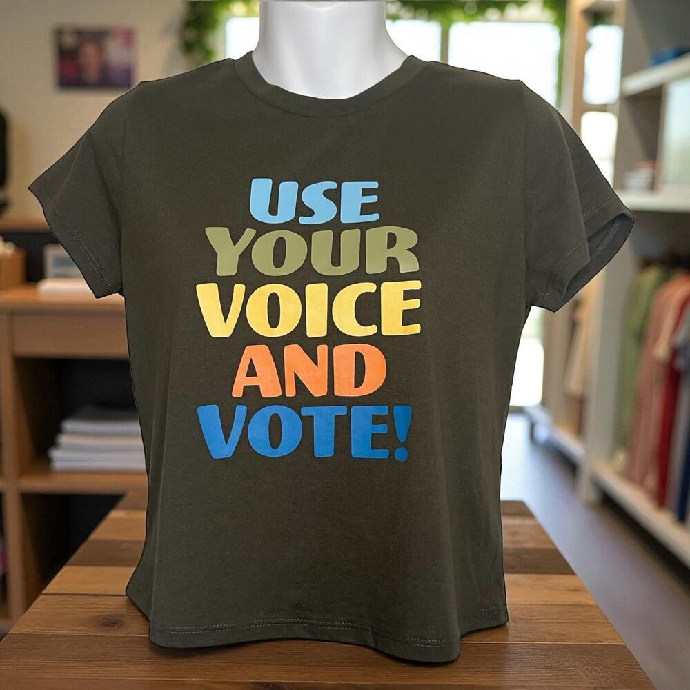 True Craft Vote Graphic T-Shirt Green Crew Neck Short Sleeve NWT Size L